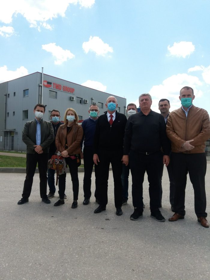 IMG-9ead34f766d74d5ac00f03a480f96355-V