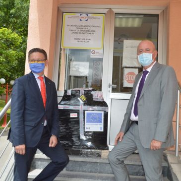 Evropska unija Univerzitetskom kliničkom centru Tuzla donirala novi PCR aparat