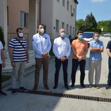 Medicinski tim UKC Tuzla boravio u Novom Pazaru kako bi pružio pomoć u borbi protiv COVID-19