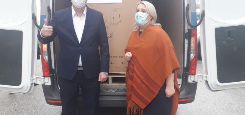 Njemačka ambasada donirala respirator UKC Tuzla