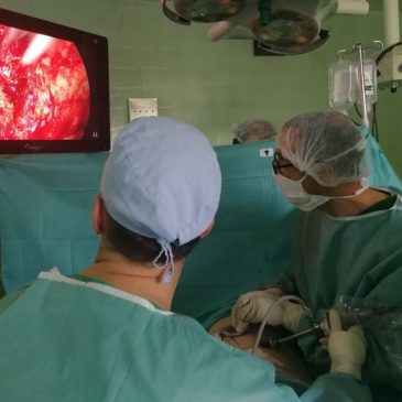 Klinika za ortopediju i traumatologiju po prvi put u Bosni i Hercegovini uradila endoskopsku operaciju na kičmenom stubu
