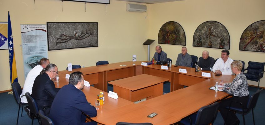 Delegacija Evropskog univerziteta Kallos posjetila UKC Tuzla