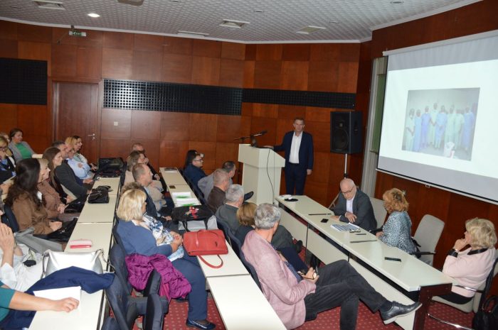 IMG-613513f3fefac253852942bb24913f21-V