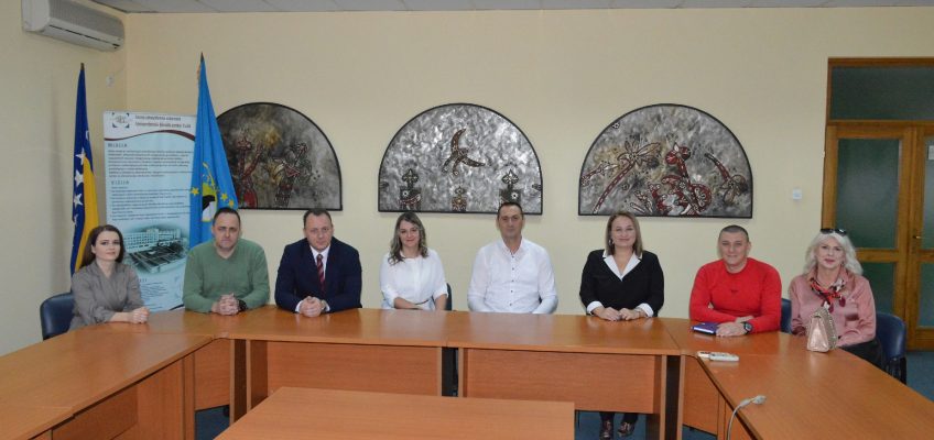 Representatives of Tuzla Medical High School visited Clinical Center Tuzla