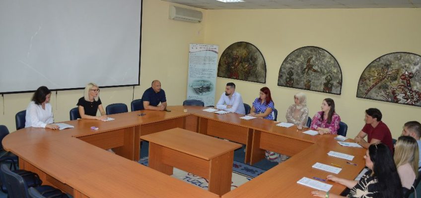 Eight residents signed a contract at Clinical Center Tuzla