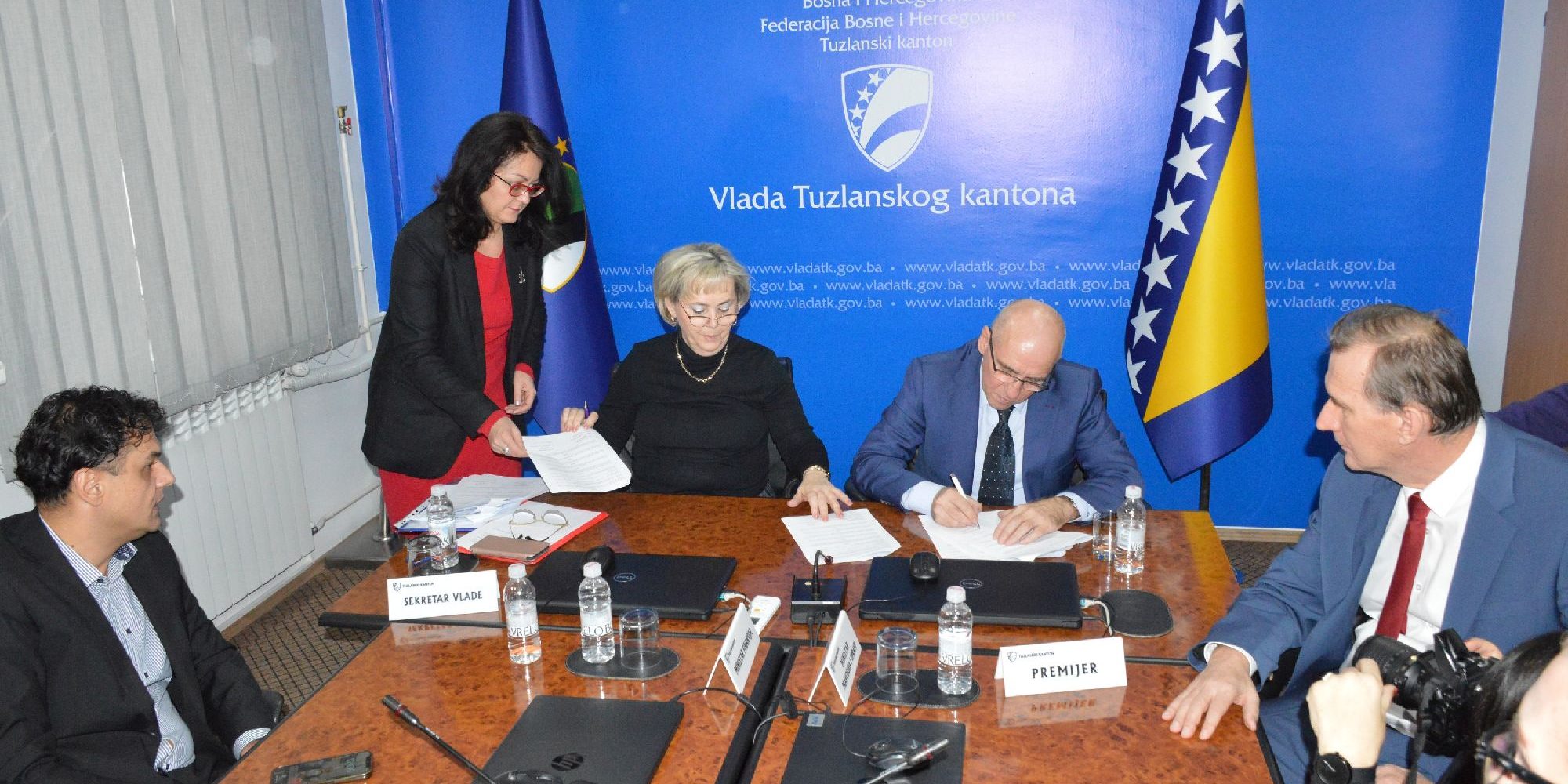 Vlada Potpisivanje sporazuma 7 12 2023god