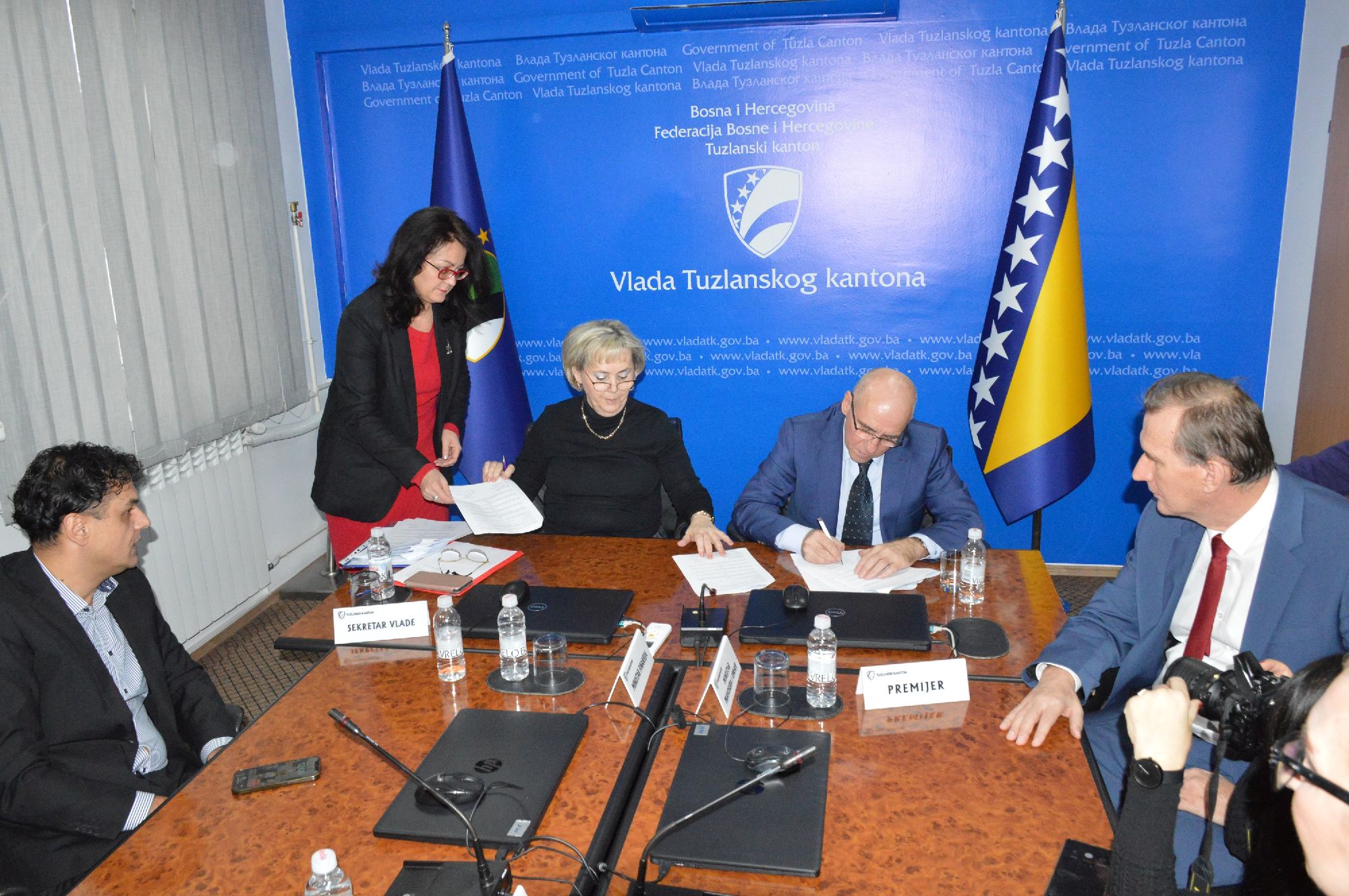 Vlada Potpisivanje sporazuma 7 12 2023god