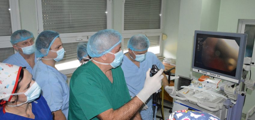 Plasiranje stenta u traheju predstavlja početak uvođenja intervente pulmologije u UKC Tuzla i BiH