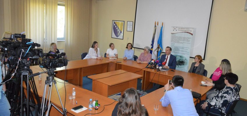 The director of University Clinical Center Tuzla warned about increased number of oncology patients waiting for radiotherapy treatment.