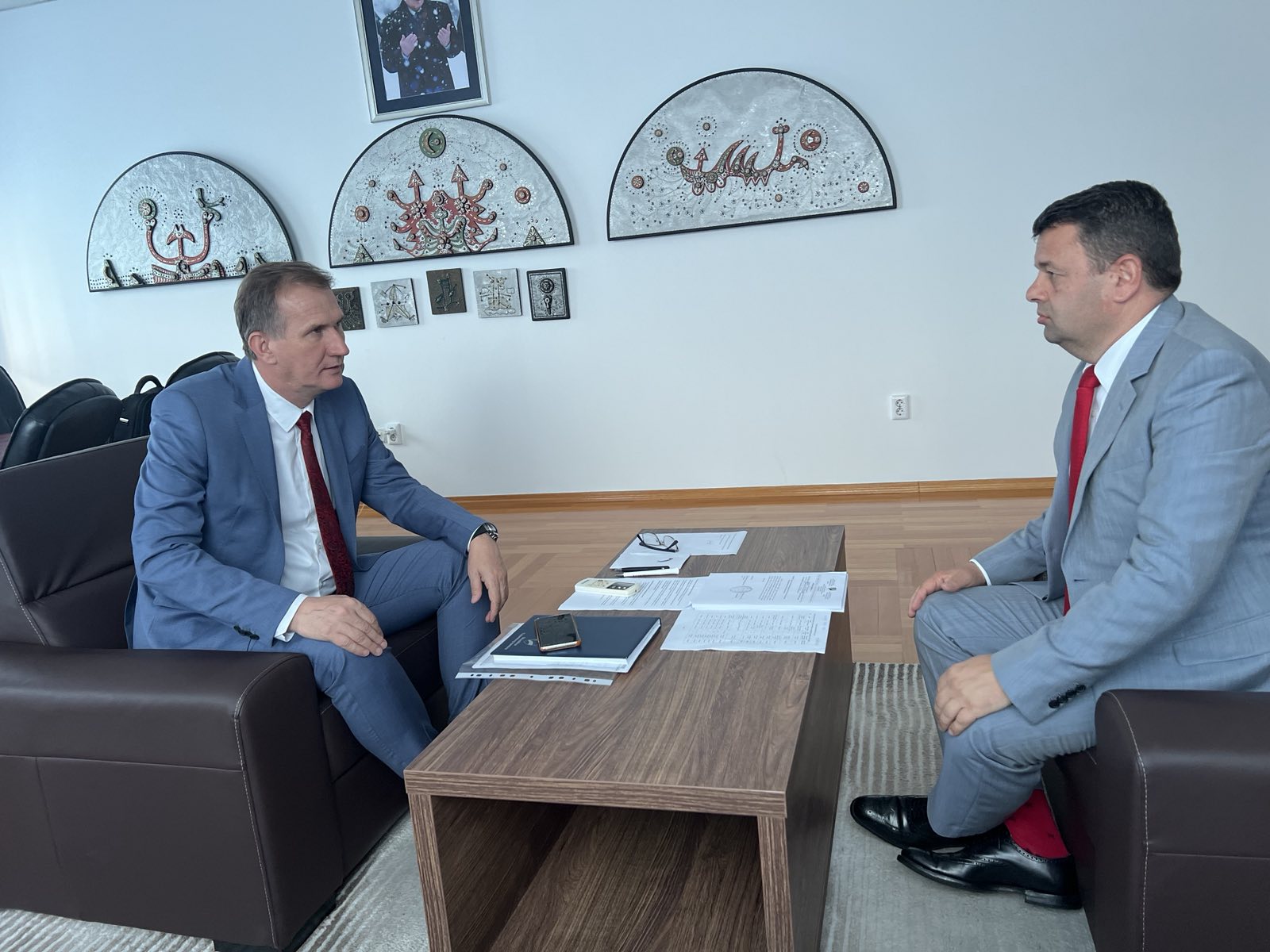 IMG-82aec4b913e6ebc6b3c570cbd6a5d977-V